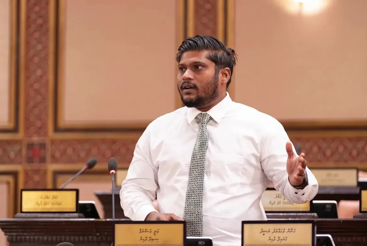 ޓެކްސް ޤާނޫނަށް އިސްލާހުގެނައުމުގެ ބިލަކީ ދިވެހި ވިޔަފާރިތަކުން ލޯ ލާރިއެއް ވެސް ނަގާނެ ބިލެއް ނޫން: މެންބަރު އަޝްރަގް