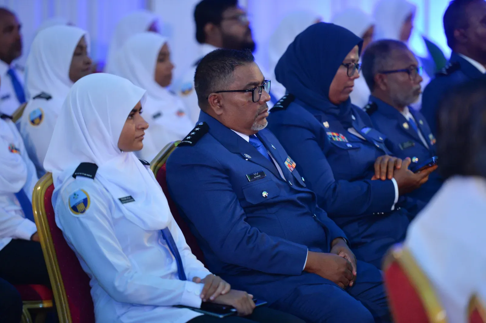 ވަތަނީ ޙިދުމަތުގެ ޕްރޮގްރާމް ފުރިހަމަ ކޮށްފައިވާ ފަރާތްތައްވެސް ޝަރުތުހަމަވާގޮތަށް ކަސްޓަމްސް އިން 26 ވަޒީފާ އިއުލާނުކޮށްފި