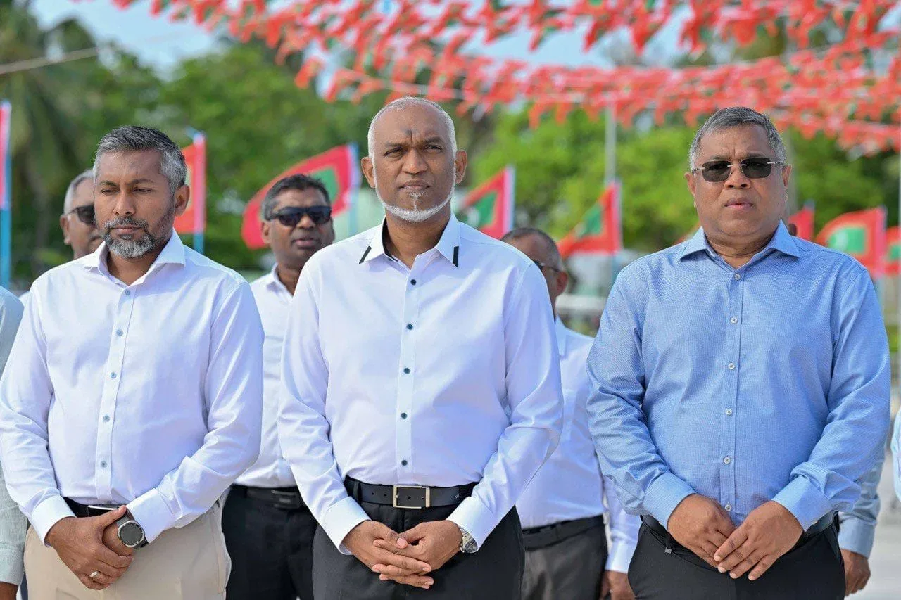 ކާޑުތަކުން ވިޔަފާރި ކުރެވޭ ލިމިޓެއް ކަނޑައެޅީ ޒަރޫރީ ބޭނުންތަކަށް ޓީޓީ ހެދޭ ވަރަށްވެސް ޑޮލަރު ނެތިގެން: ބީއެމްއެލް