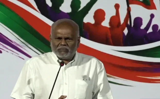 ވެރިކަމުގައި ރައީސް މުއިއްޒު އިތުރަށް އެންމެ ދުވަހަކު ބެހެއްޓުމަކީވެސް ގައުމަށް އިޔާދަނުކުރެވޭ ފަދަ ގެއްލުންތަކެއް ވެދާނެ ކަމެއް: ޑރ މުނައްވަރު