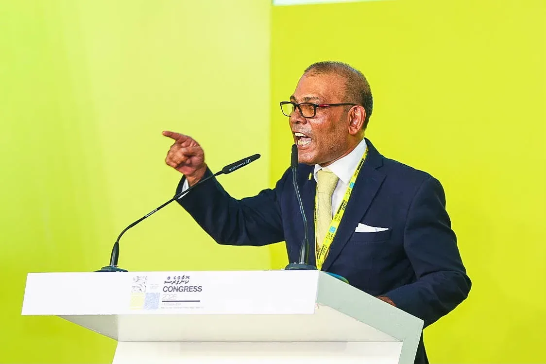 ރާއްޖޭގެ އިސްތިގުލާލު ގެއްލި މިނިވަންކަމަށް ބުރޫ އަރާނީ ވެރިކަމުގަ މިހާރު ތިބި ގަމާރުންނަށް ތަނެއްދޮރެއް ނޭނގޭތީ: ރައީސް ނަޝީދު