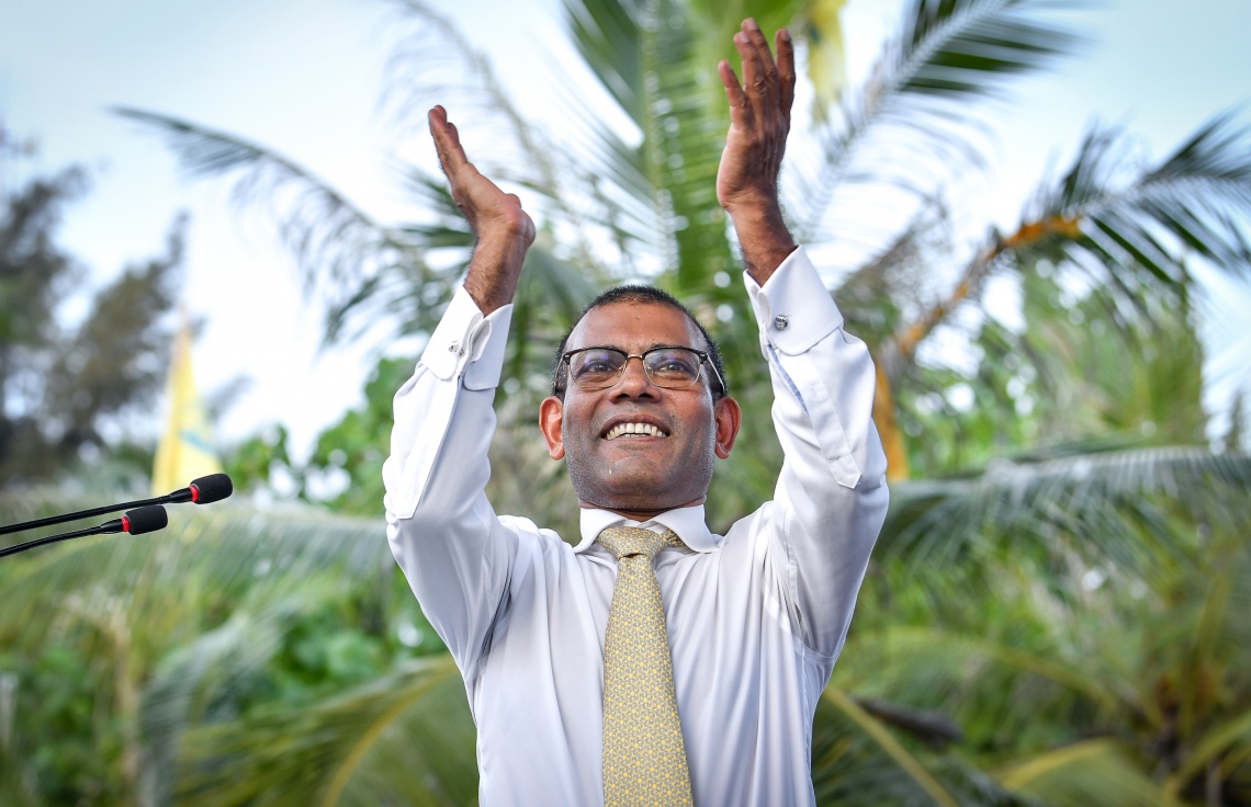 މީ ކަންކަން އިންތިހާއަށް ދަތިކޮށްފަ ހެޔޮފުޅުކަން ދަށްކަން ލުއިދޭ ސަރުކާރެއް؛ ރައްޔިތަކަށް ފައިދާވާނެ އެއްވެސްކަމެއް ނުކުރޭ: ރައީސް ނަޝީދު