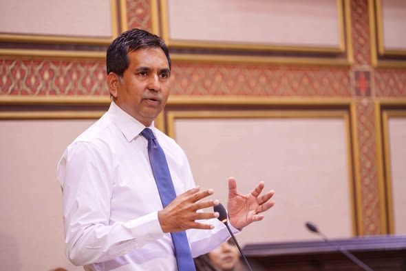 ޑޮލަރުގެ އަގު އުފުލުނީވެސް ތިރި ނުވަނީވެސް އެމްޑީޕީއާ ހެދި: އިކޮނޮމިކް މިނިސްޓަރ