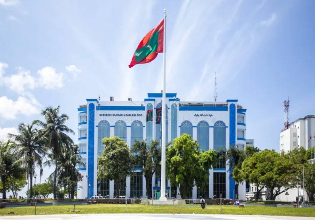ކުރެޑިޓަށް އެއާލައިން ޓިކެޓް ވިއްކާނެ ފަރާތެއް ހޯދަން ފުލުހުން އިއުލާނުކޮށްފި