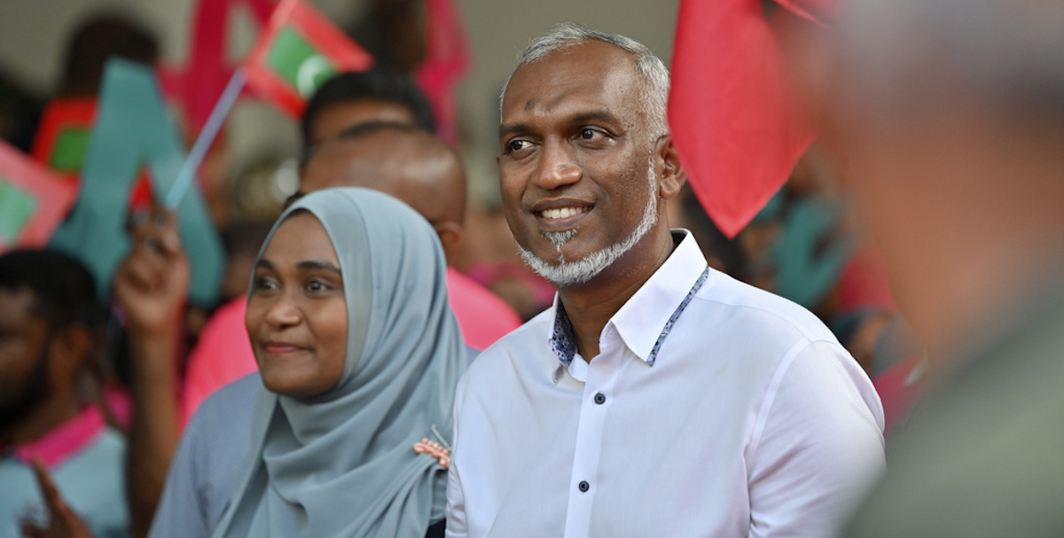 ދިވެހިރައްޔިތުންގެ ފަރާތުން ގަތަރުގެ ޝާހީ ޢާއިލާއަށާއި ރައްޔިތުންނަށް ތަޢުޒިޔާ ދެންނެވުމަށް ކުރައްވާ ދަތުރުފުޅެއްގައި ރައީސުލްޖުމްހޫރިއްޔާ ގަތަރަށް ފުރާވަޑައިގެންފި